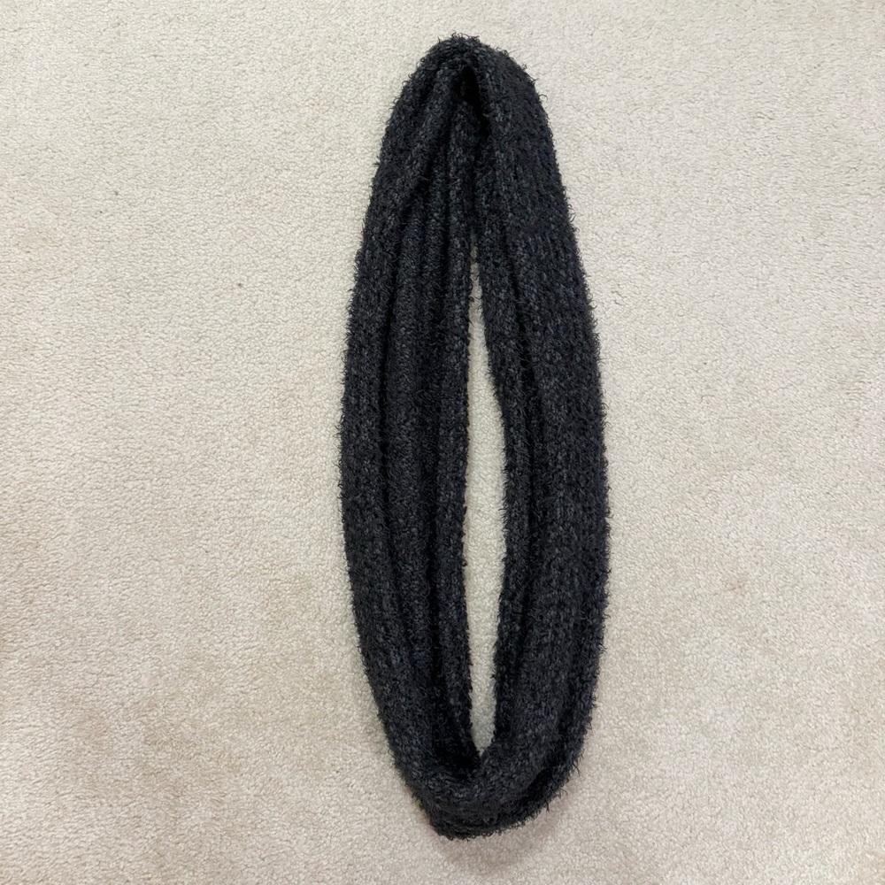 A&F Infinity Scarf - Picture 2 of 5